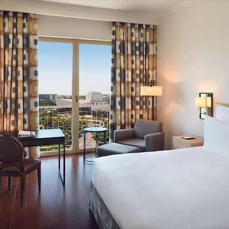 Moevenpick Ambassador Hotel Аккра Экстерьер фото