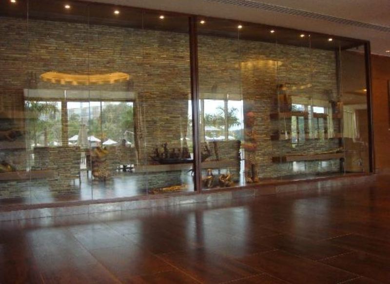 Moevenpick Ambassador Hotel Аккра Экстерьер фото