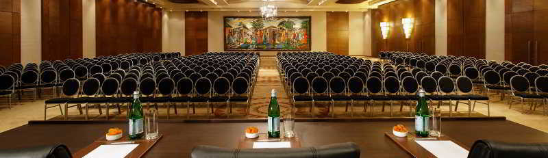 Moevenpick Ambassador Hotel Аккра Экстерьер фото