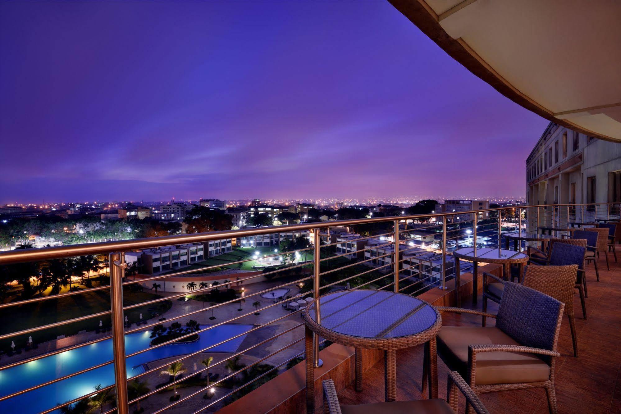 Moevenpick Ambassador Hotel Аккра Экстерьер фото